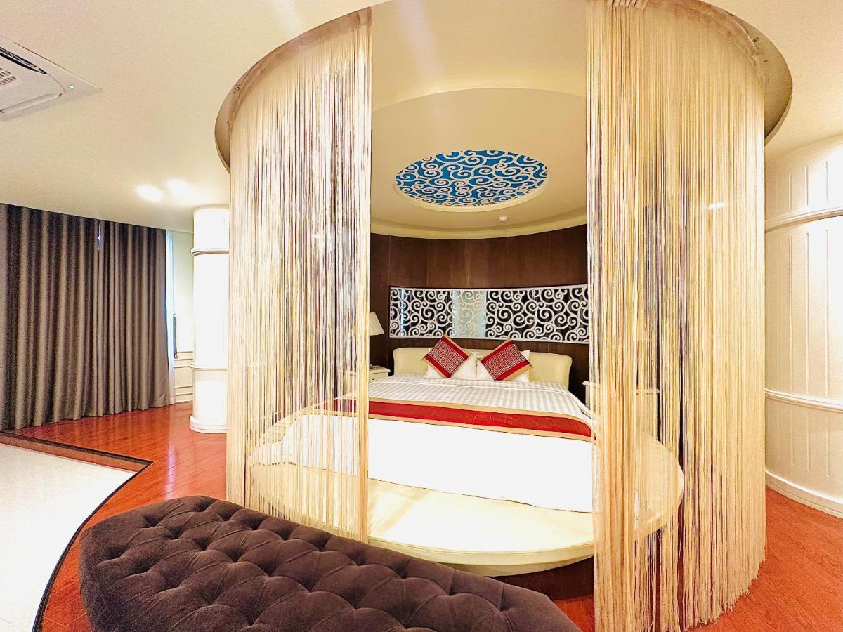 Viet Uc Hotel Ben Tre Exterior photo